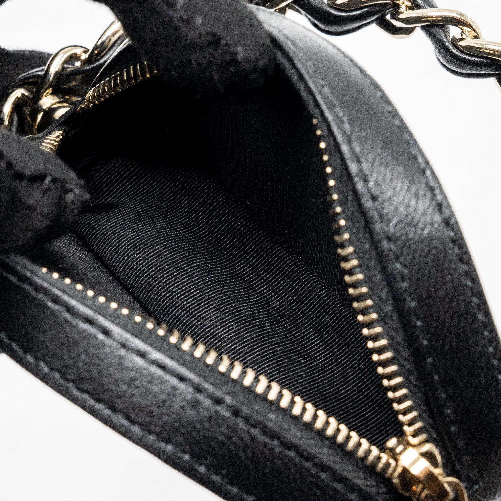 Chanel 22c Quilted Round Clutch With Chain Lambskin Black L