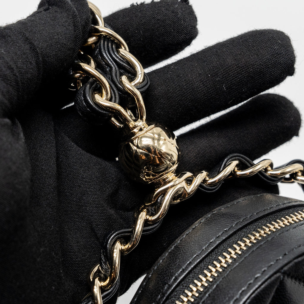 Chanel 22c Quilted Round Clutch With Chain Lambskin Black L