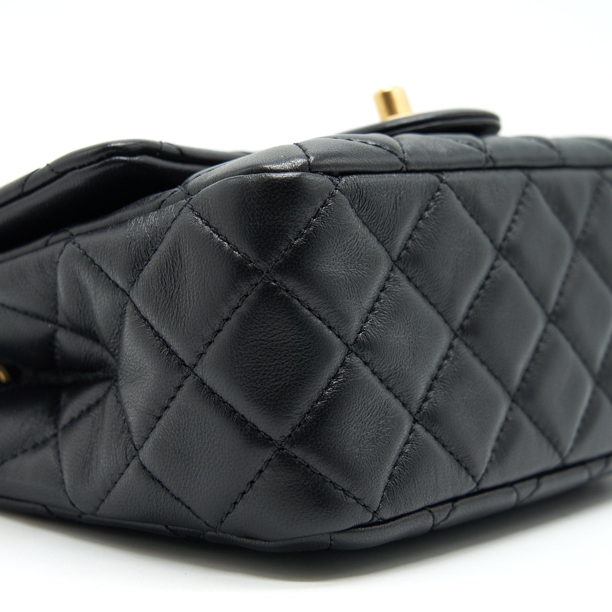 Chanel 22C Pearl Crush Mini Square Rectangular Flap Bag Black （Microchip)