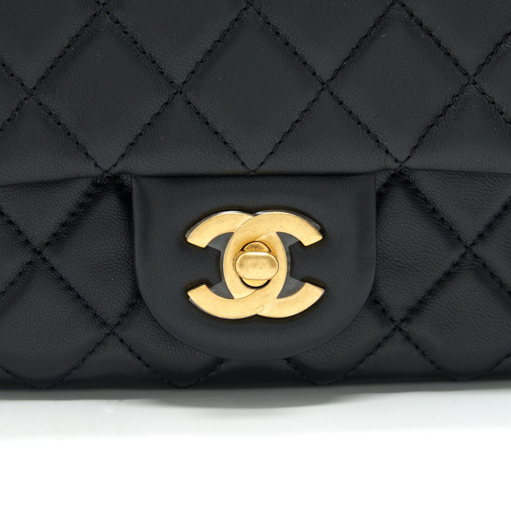 Chanel 21B pearl crush Square mini flap Bag black  (new version with microchip)