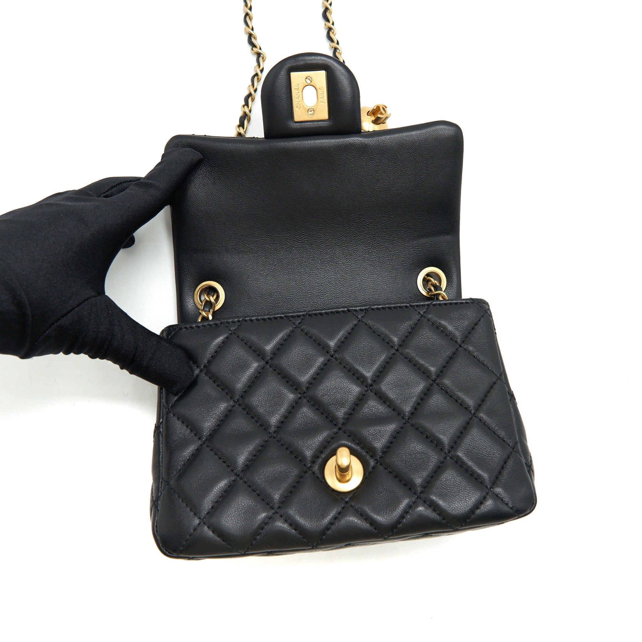 Chanel 21B pearl Crush Mini Square flap Bag Black