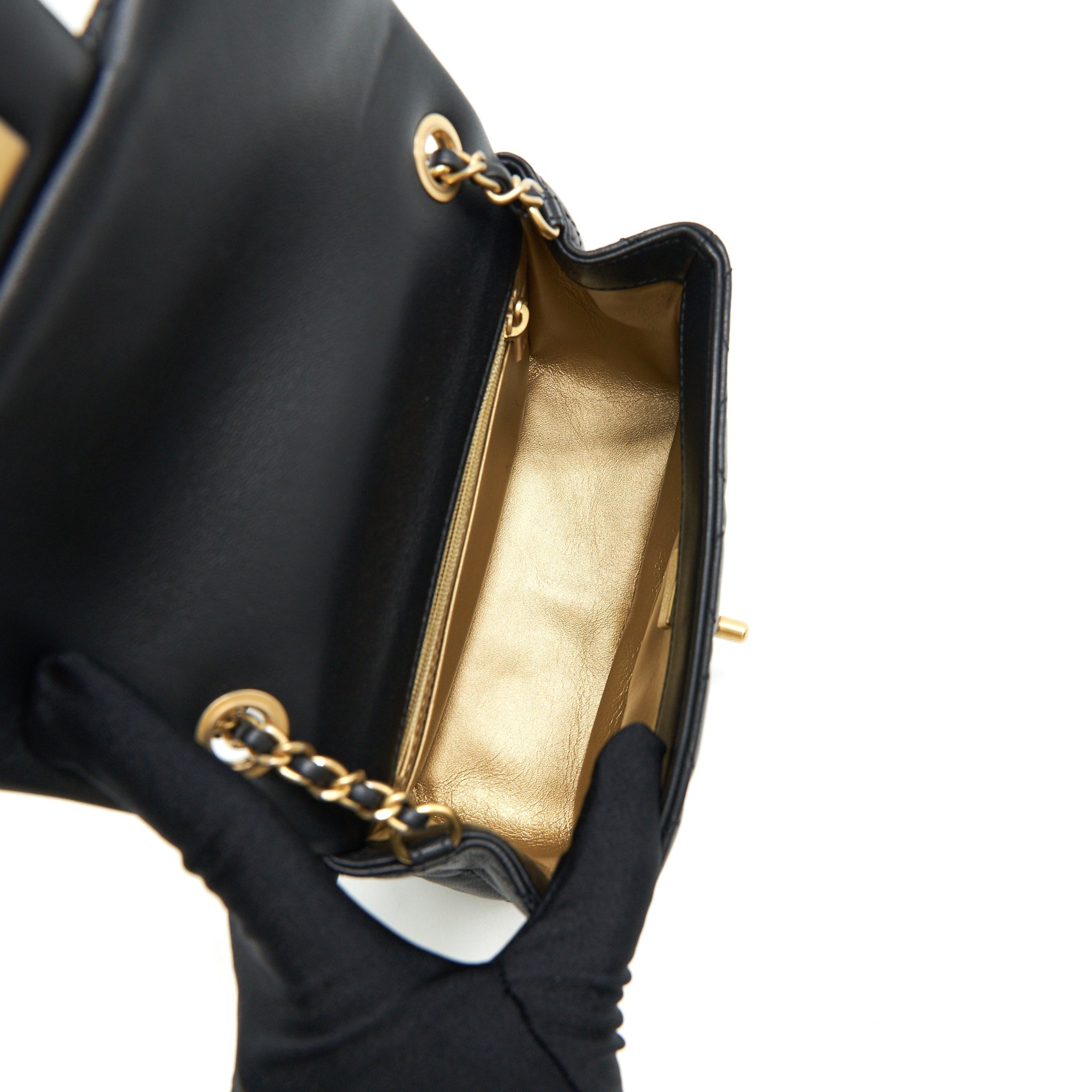 Chanel 21B pearl crush Square mini flap Bag black  (new version with microchip)