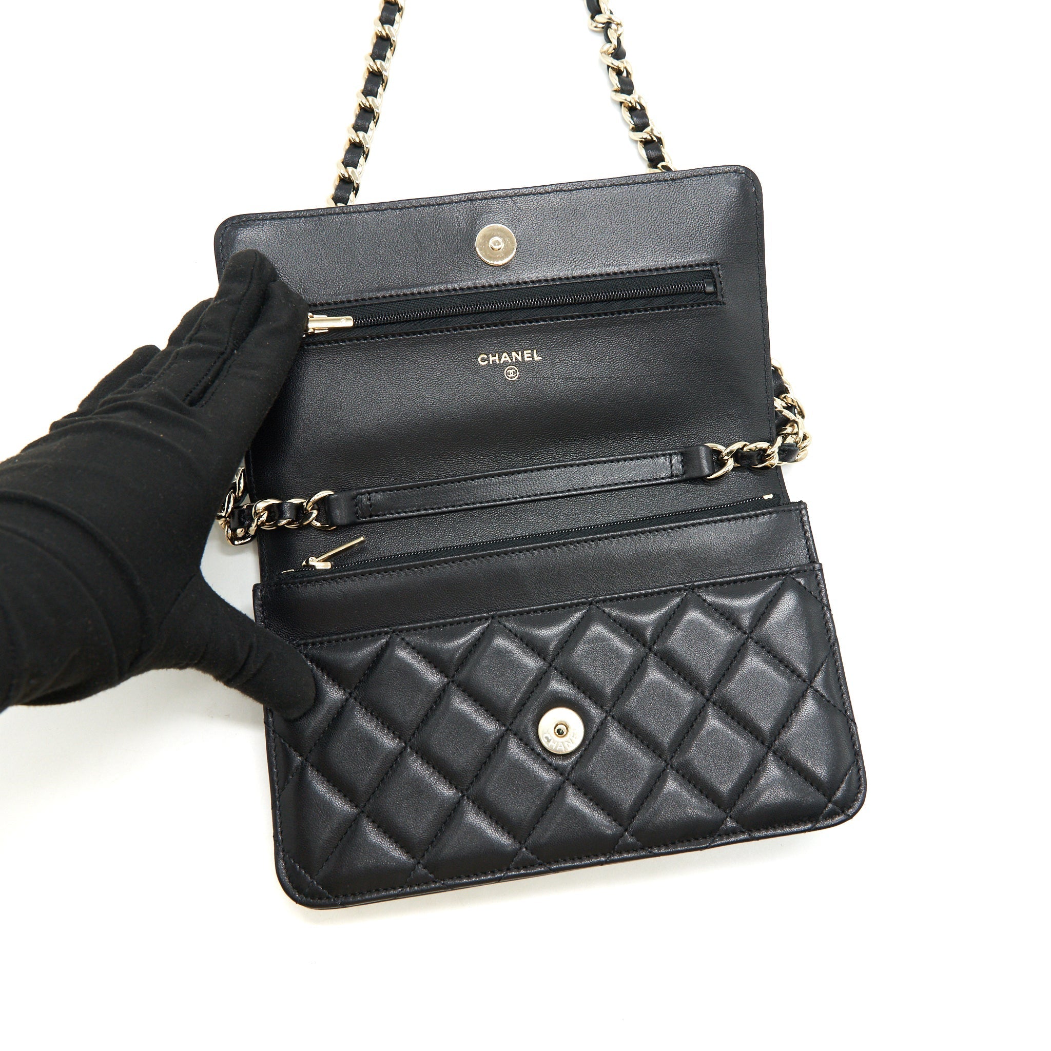 CHANEL WALLET ON CHAIN IN LAMBSKIN WITH CHARMS IN L