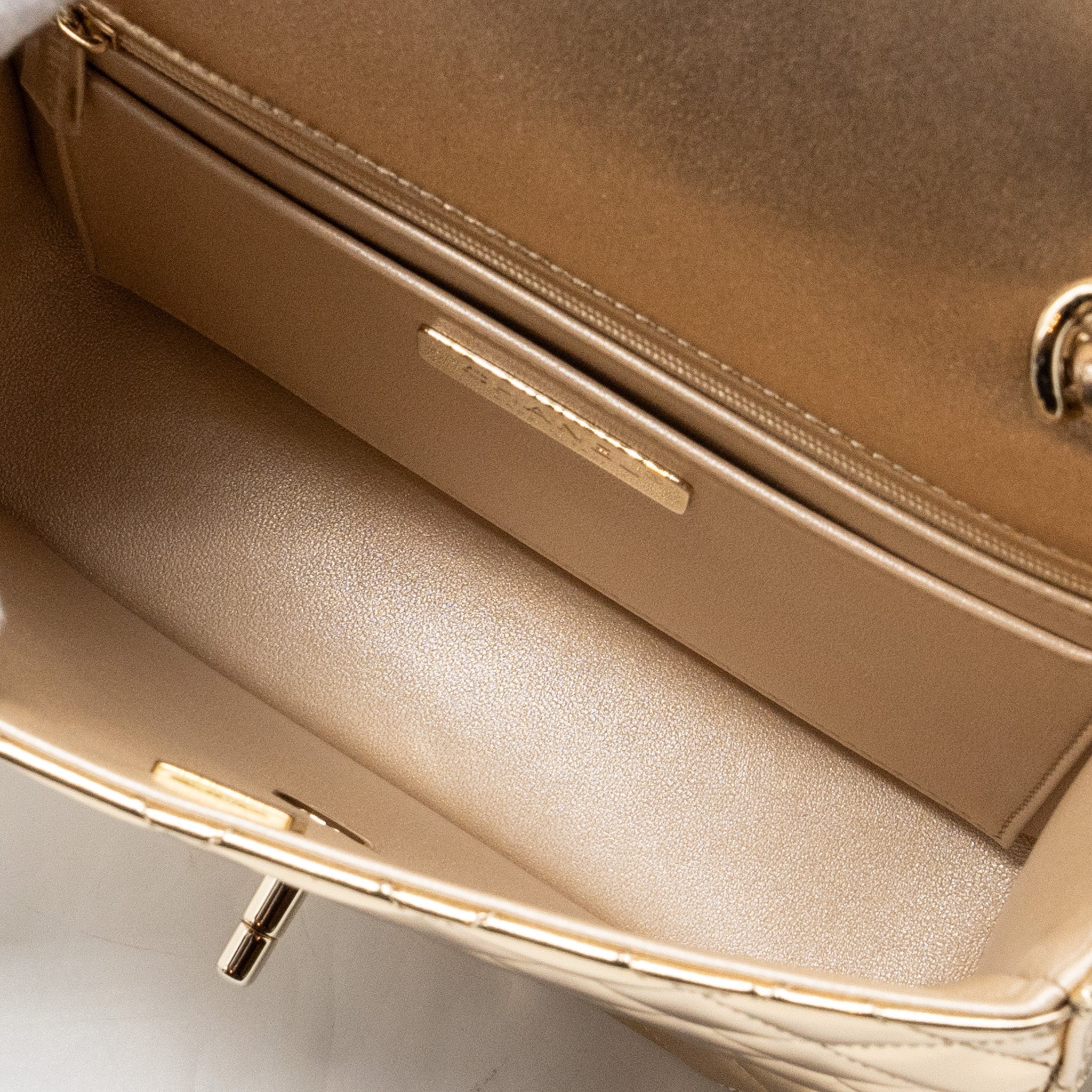 Chanel 24c backpack with star patent Gold L (microchip)