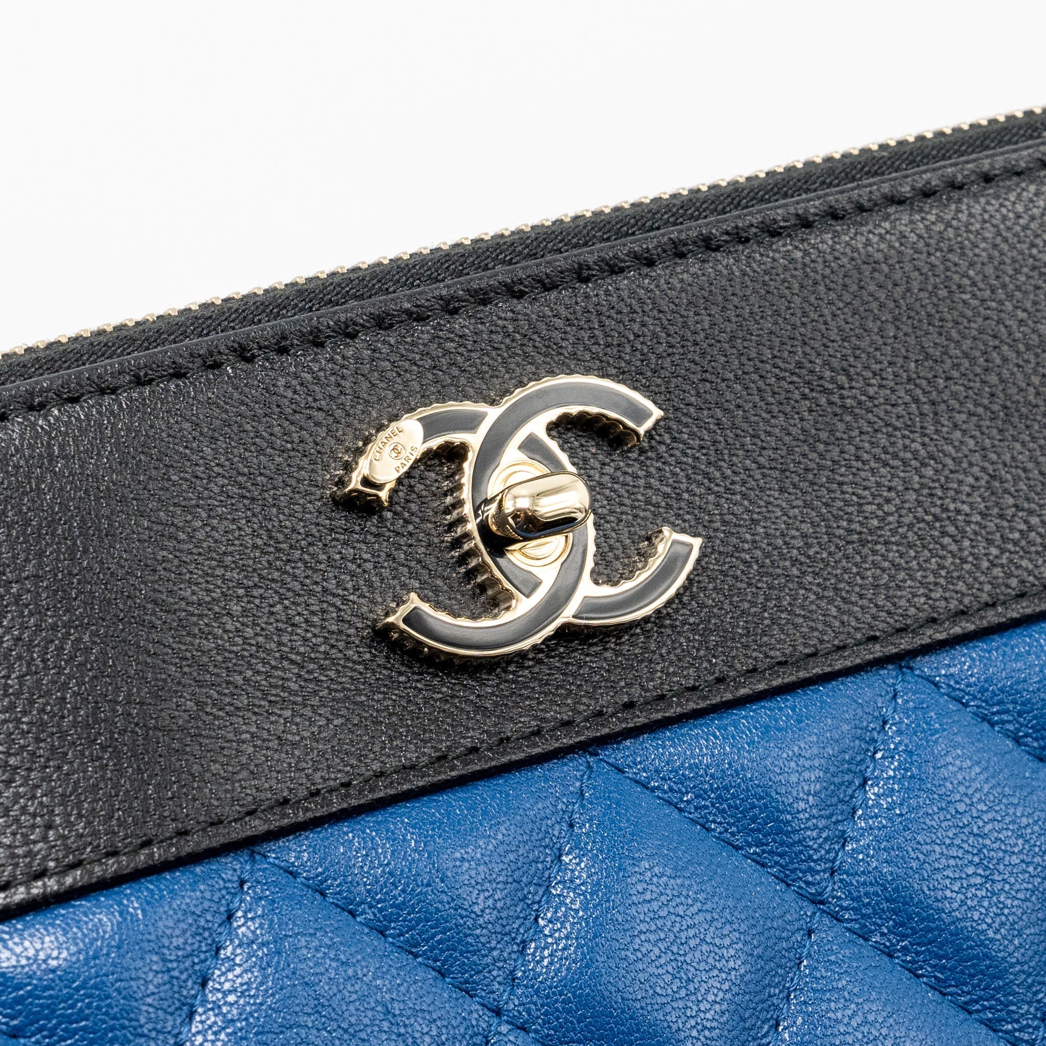 Chanel CC Logo Quilted Zip Pouch / Clutch shiny sheepskin Black/ Blue