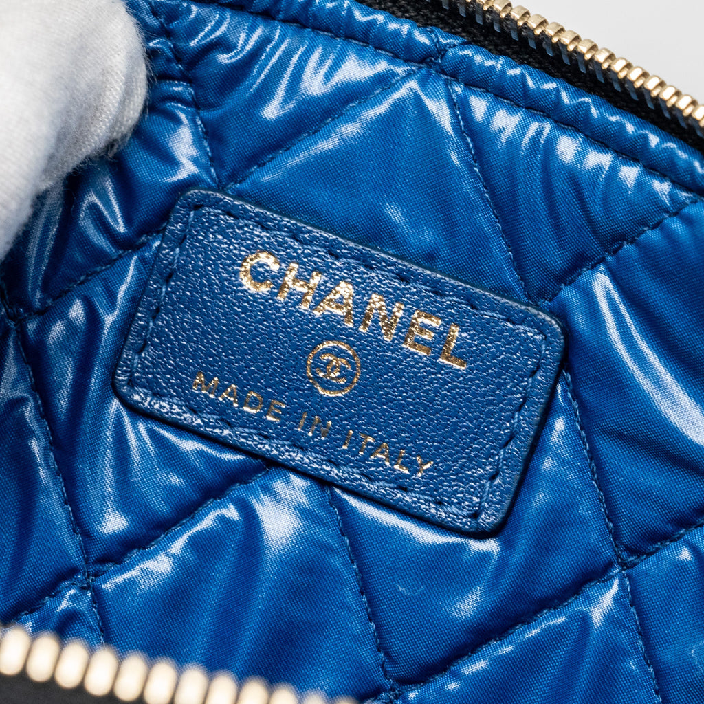 Chanel CC Logo Quilted Zip Pouch / Clutch shiny sheepskin Black/ Blue