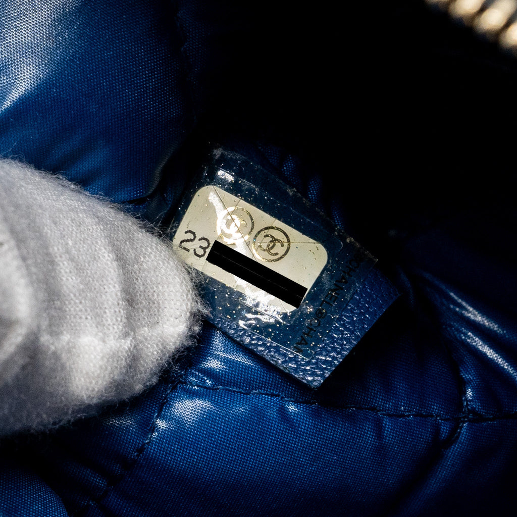 Chanel CC Logo Quilted Zip Pouch / Clutch shiny sheepskin Black/ Blue