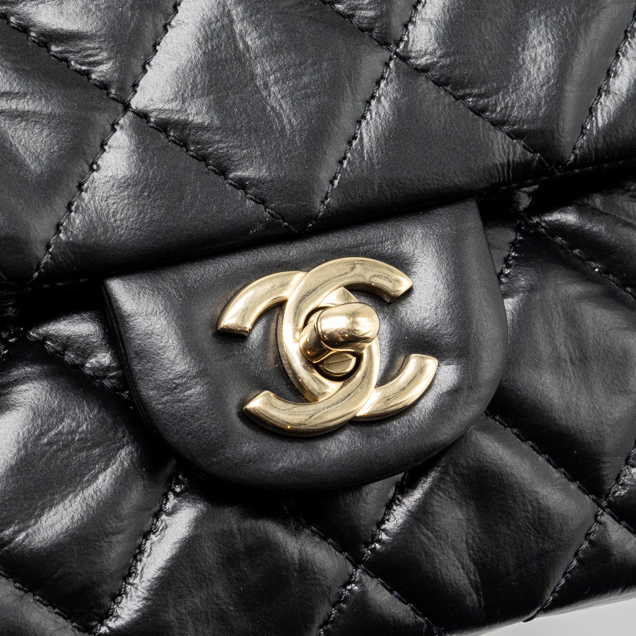 Chanel 23A classic flap clutch shiny calfskin black L (microchip)