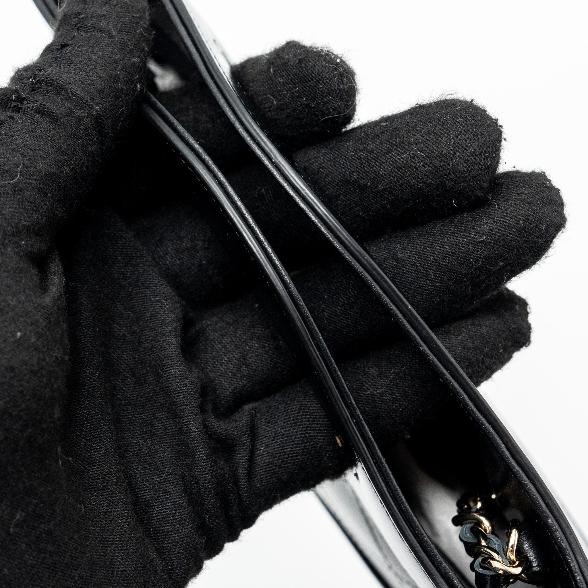 Chanel 24C mini 31 clutch with chain shiny calfskin black L (microchip)