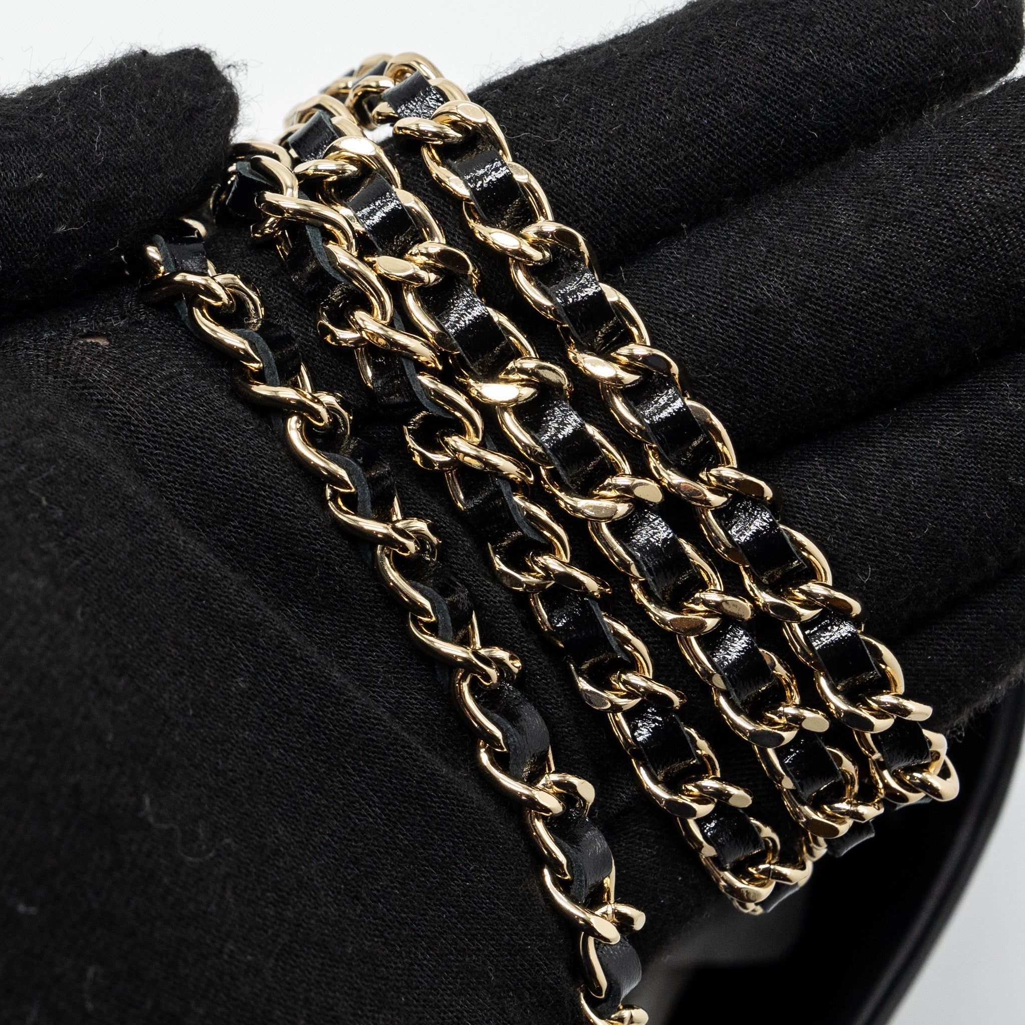 Chanel 24C mini 31 clutch with chain shiny calfskin black L (microchip)