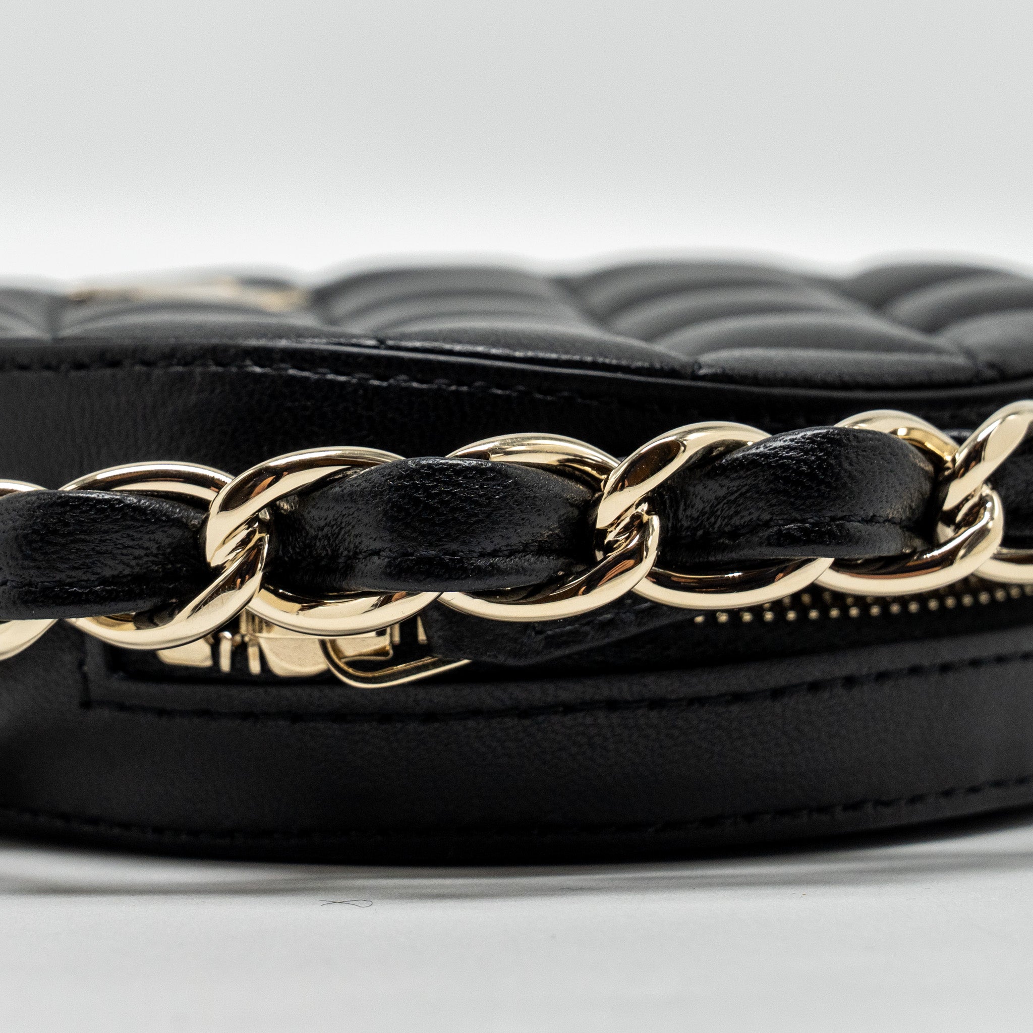 Chanel 22C Round Clutch With Chain Lambskin Black