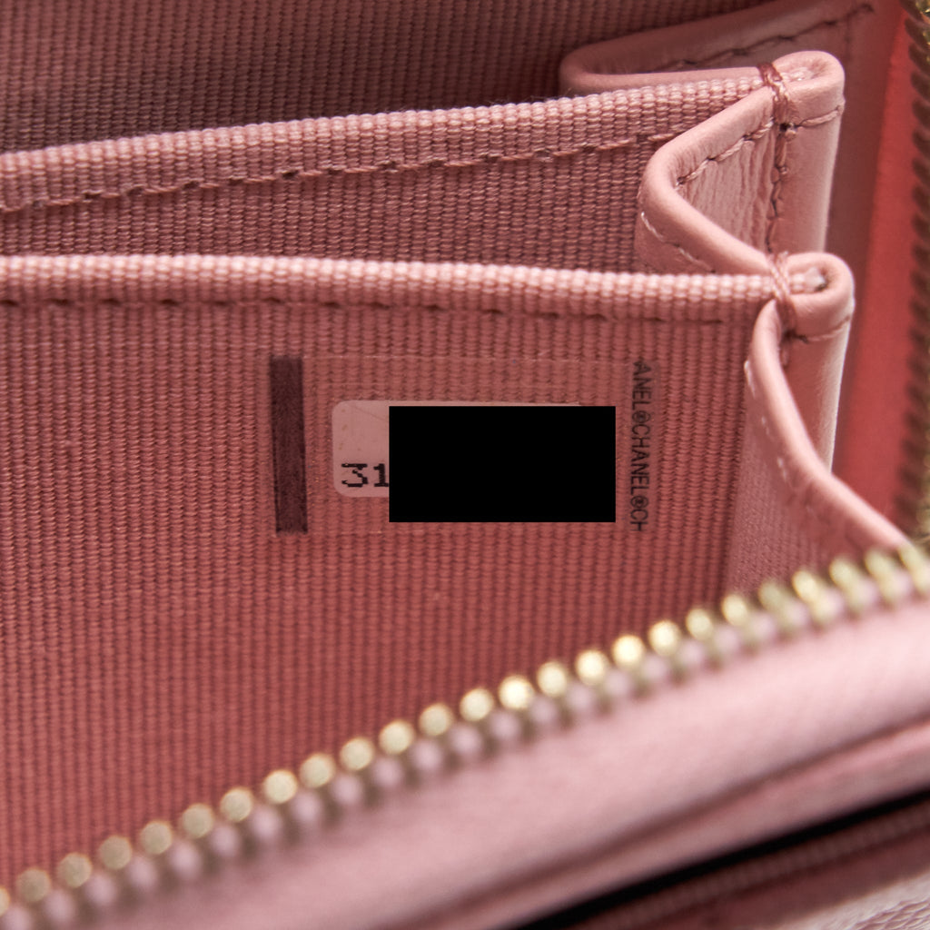 Chanel 22C Zip holder Pink Caviar L