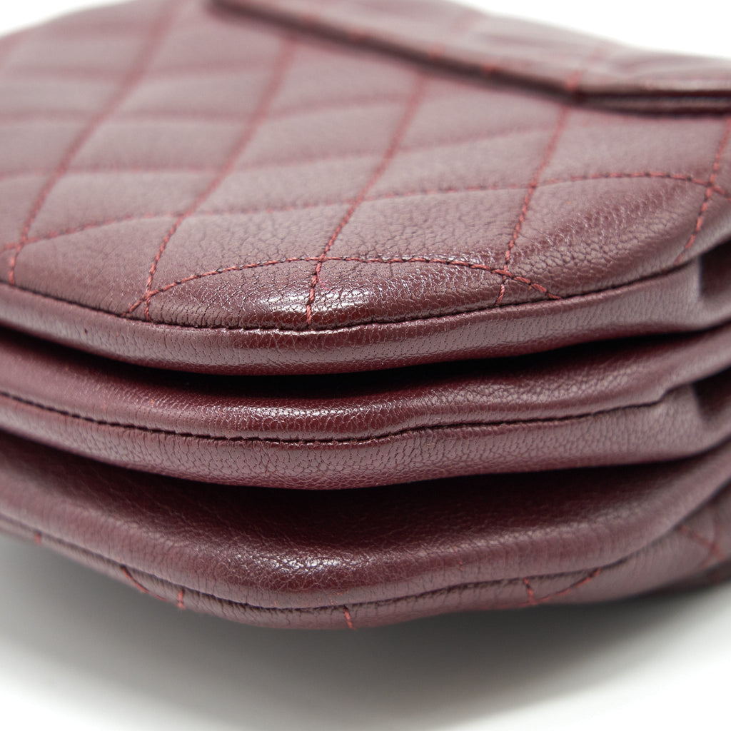 CHANEL Small Flap Bag With Chain Burgundy