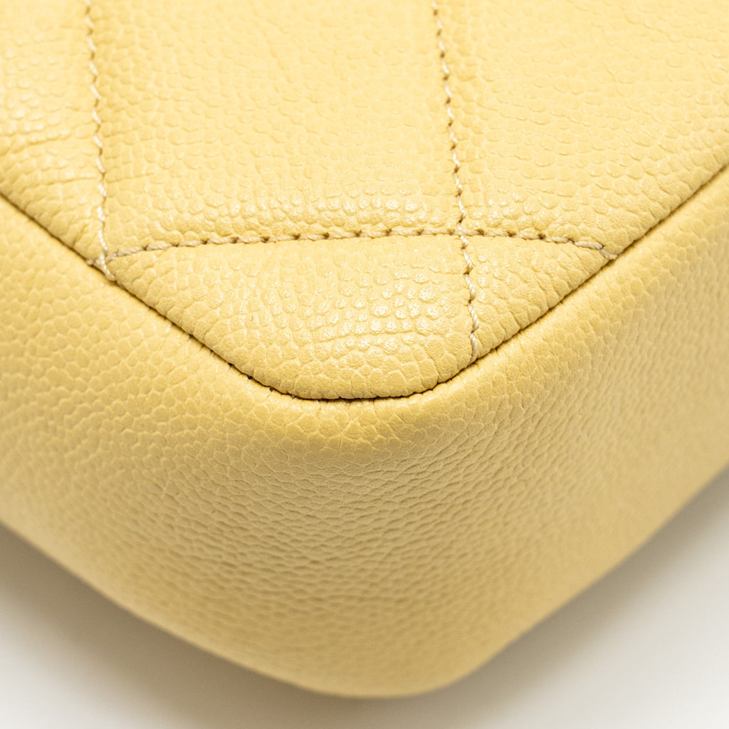 Chanel 22P quilted flap backpack caviar light yellow  (Microchip)