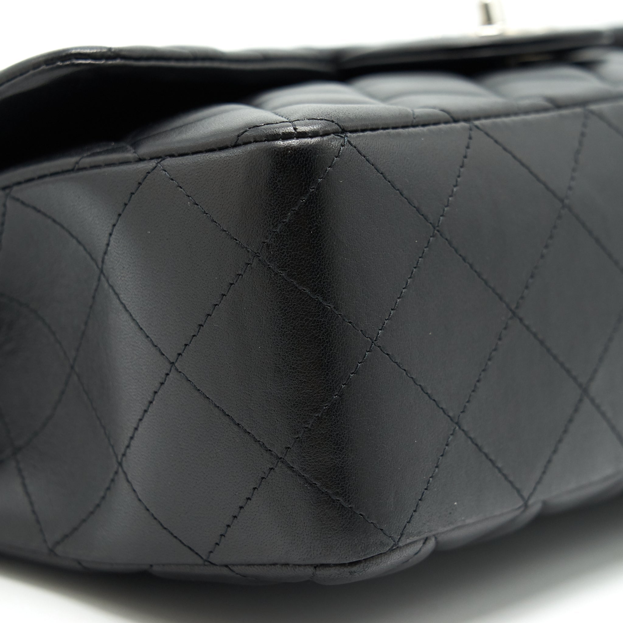 Chanel Single Flap jumbo Bag Lambskin Black