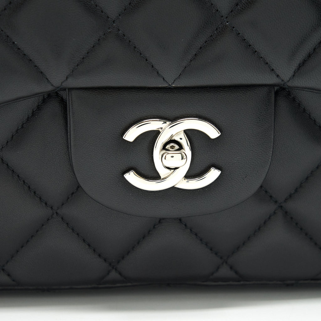 Chanel Single Flap jumbo Bag Lambskin Black