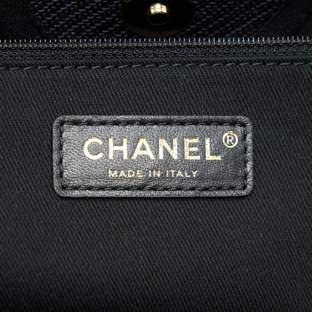 CHANEL MEDIUM DEAUVILLE TOTE IN BLACK