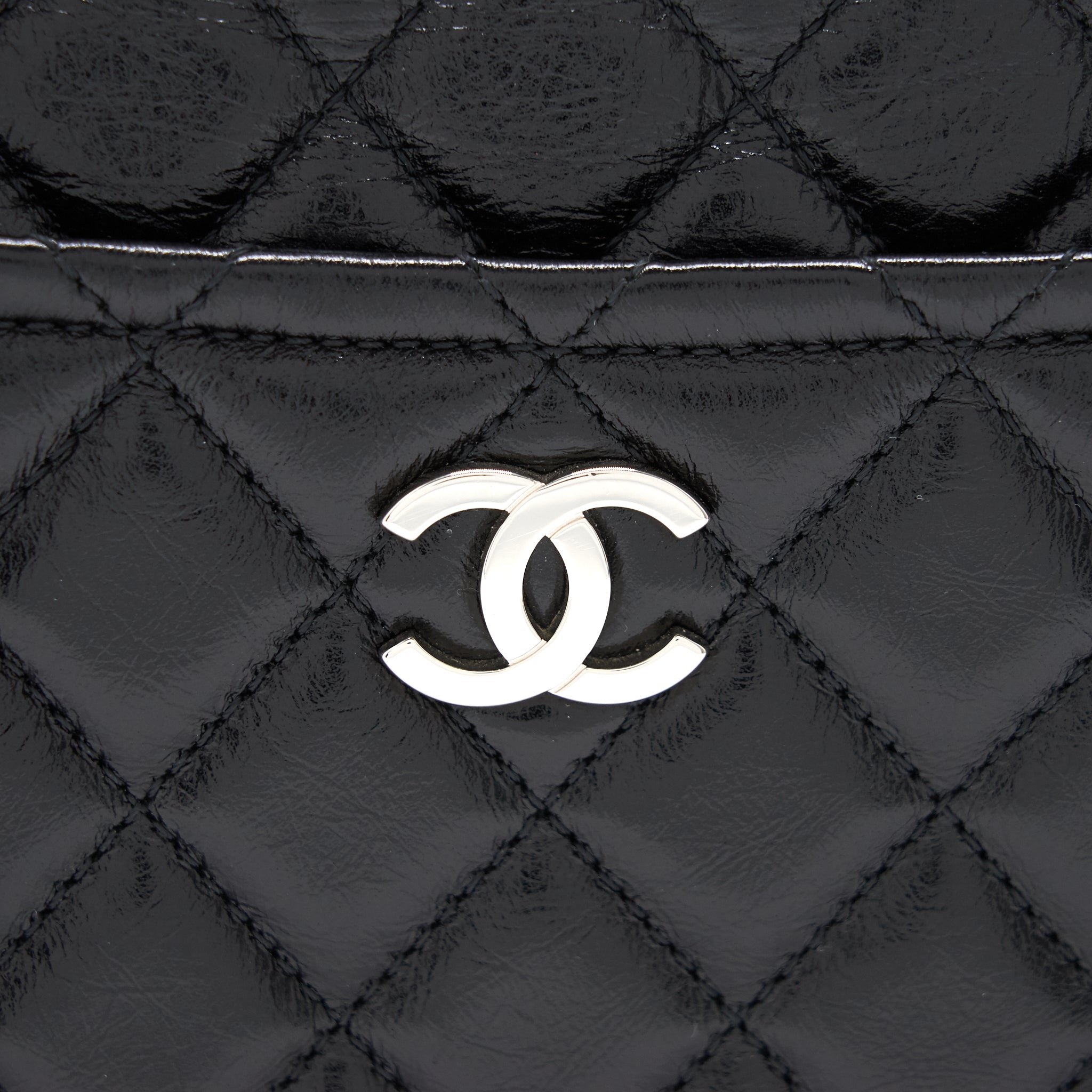 Chanel 18B Calfskin Camera Case Black