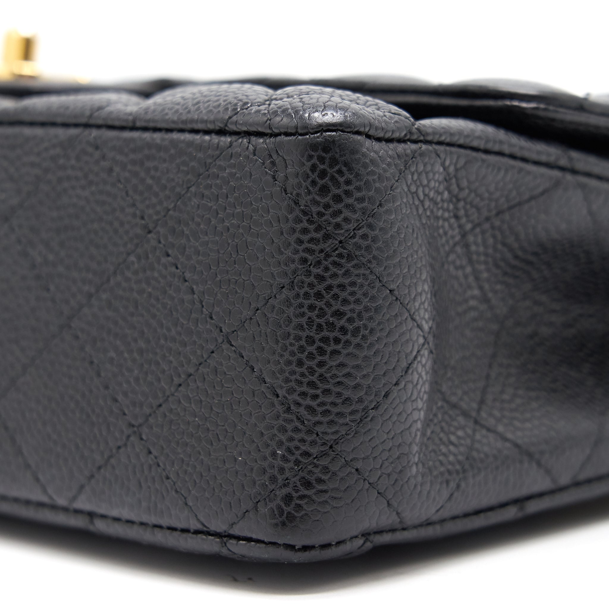 CHANEL MEDIUM CLASSIC DOUBLE FLAP CAVIER Black and gold