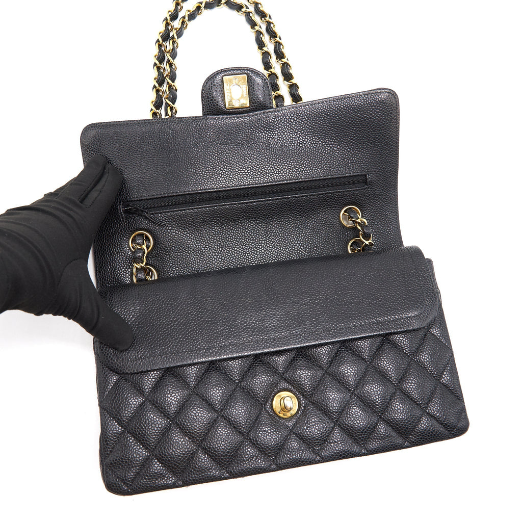 CHANEL MEDIUM CLASSIC DOUBLE FLAP CAVIER Black and gold