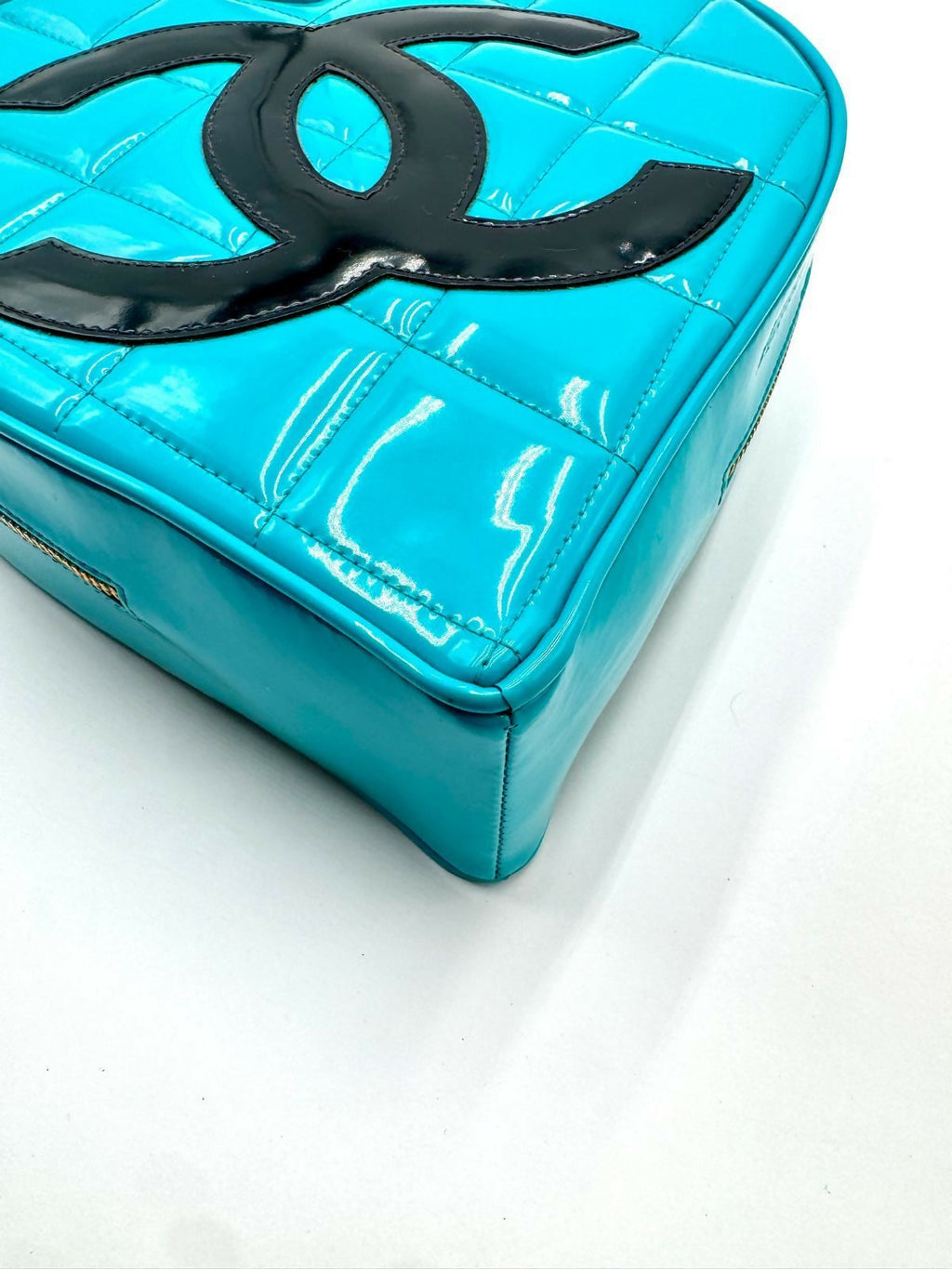 Chanel Vintage1995 Barbie Heart Vanity Bag