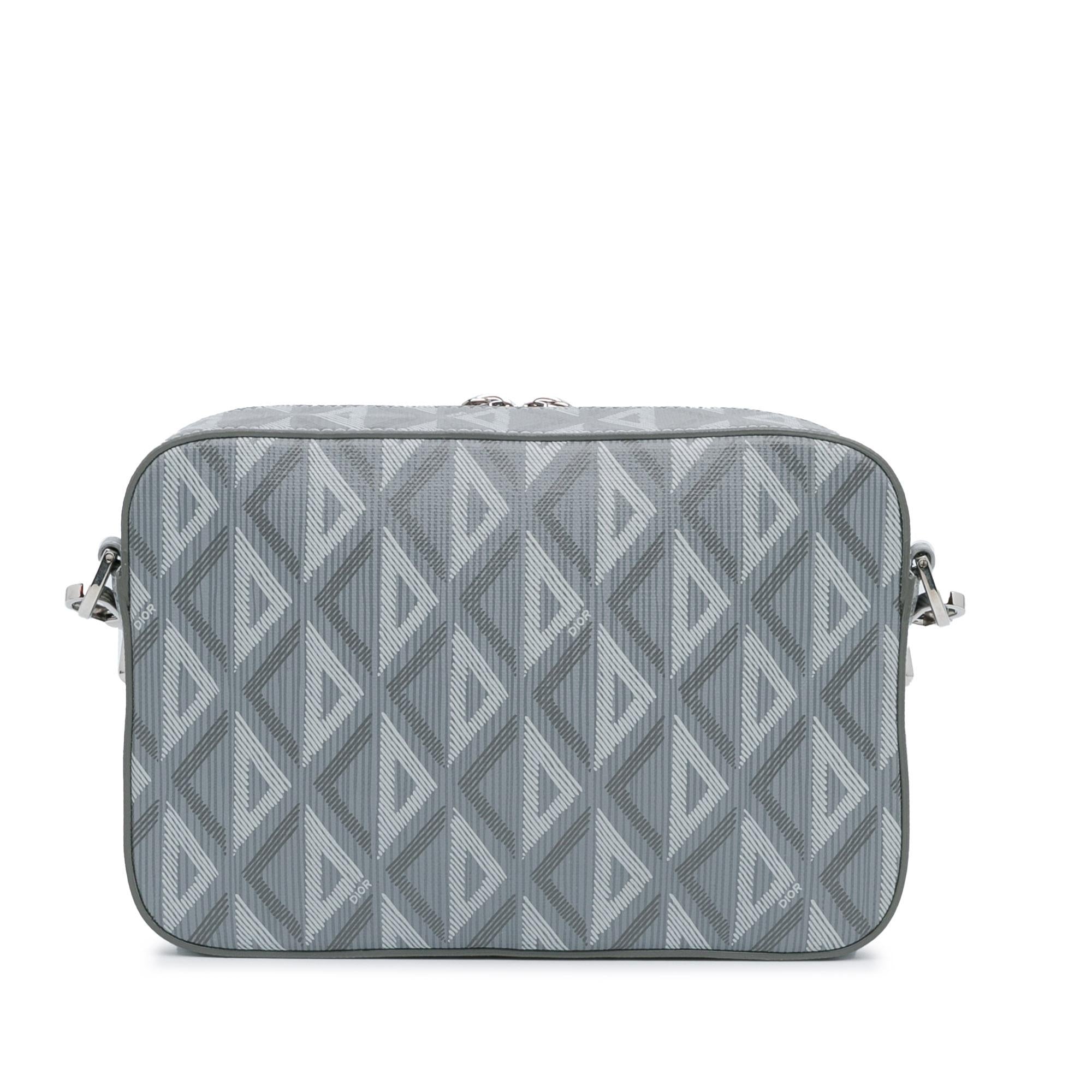 Dior CD Diamond Safari Bag with Strap (SHG-I8B75e)