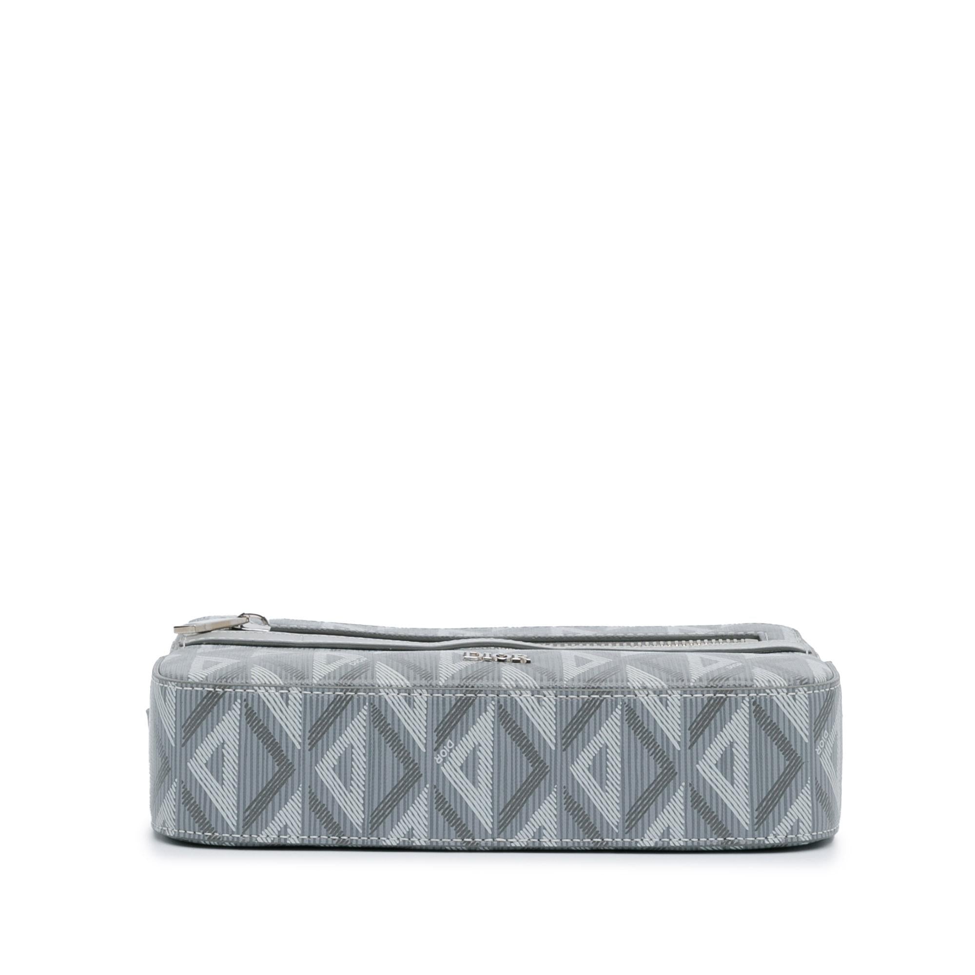 Dior CD Diamond Safari Bag with Strap (SHG-R2vThP)