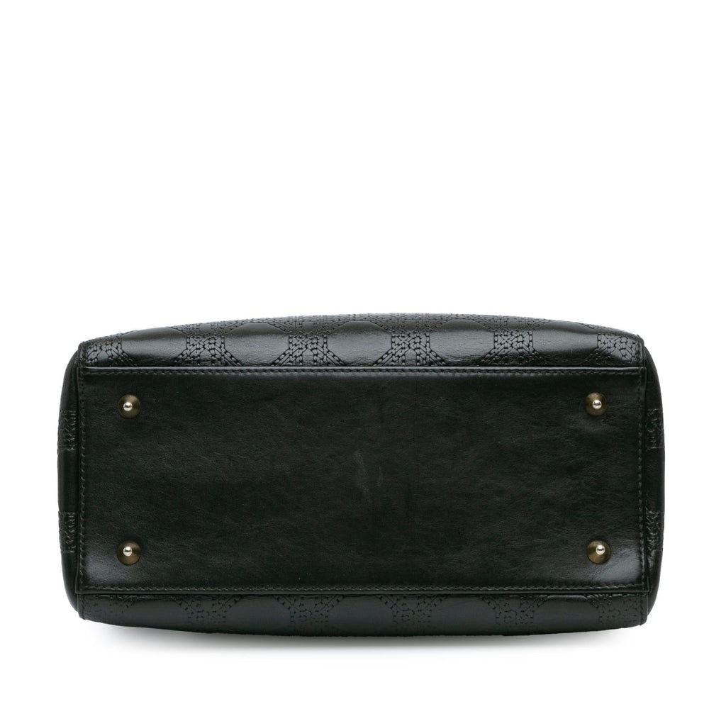 Dior Medium Calfskin Cannage Embossed Lady Dior (SHG-yFMLwG)