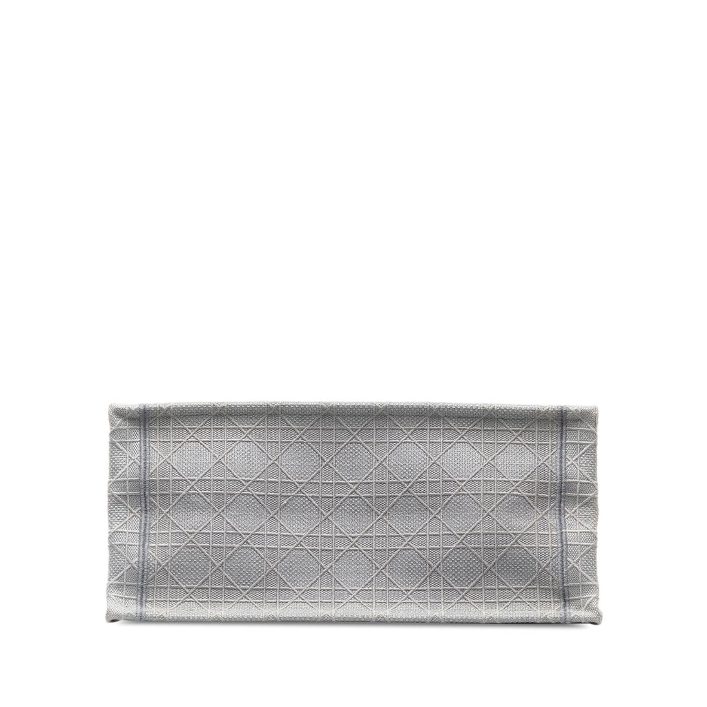Dior Medium Cannage Embroidered Book Tote (SHG-dwrZnB)