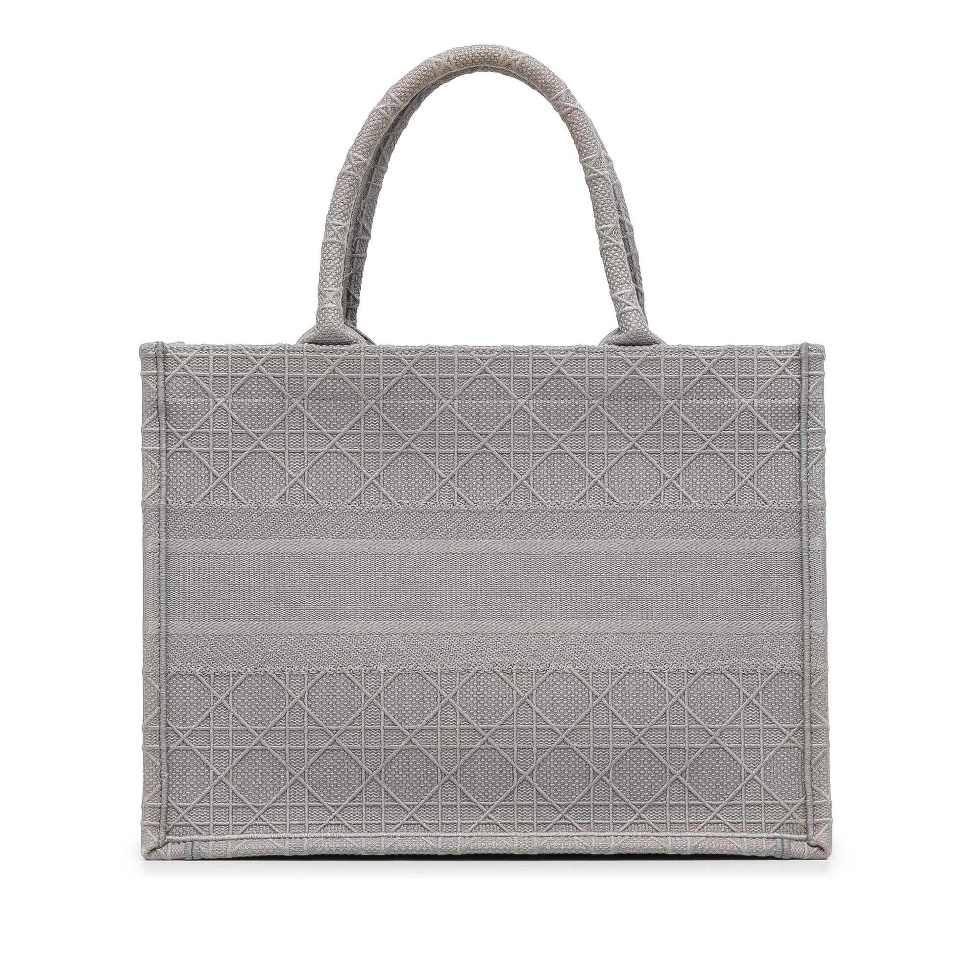 Dior Medium Cannage Embroidered Book Tote (SHG-8YiPXv)