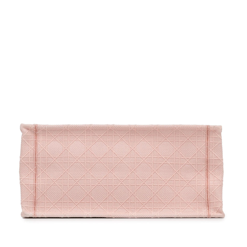 Dior Medium Cannage Embroidered Book Tote (SHG-ndQLhS)