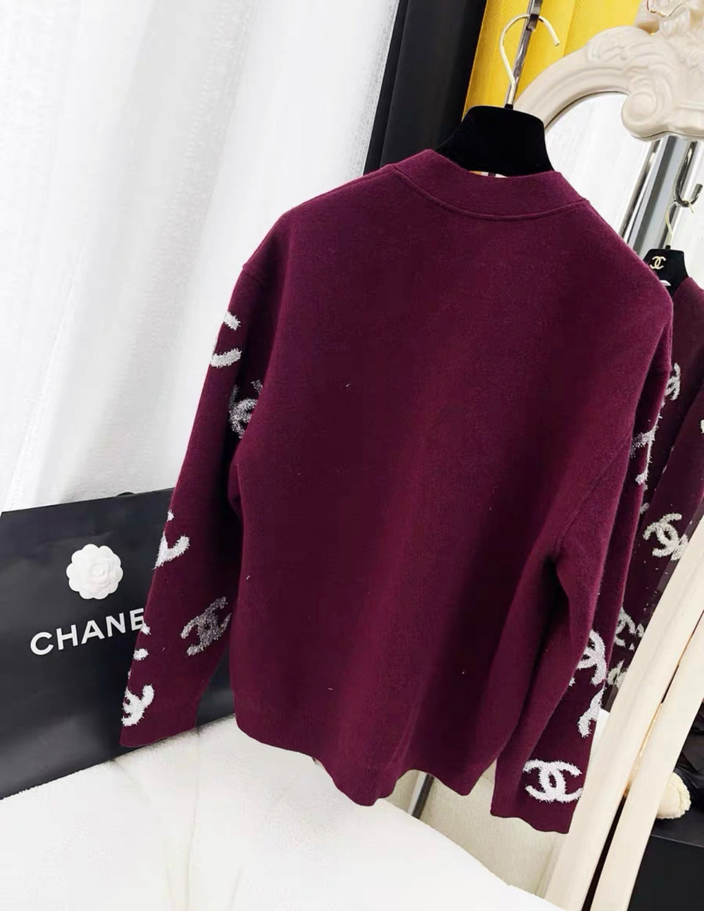 CHANEL 22A Bordeaux Cashmere igan Size 40