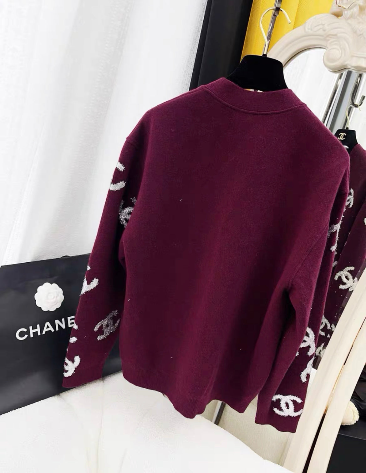 CHANEL 22A Bordeaux Cashmere igan Size 40