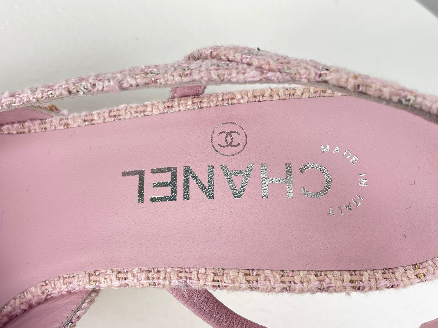 Chanel Pink Tweed M Slingback Pumps with CC Logo 39