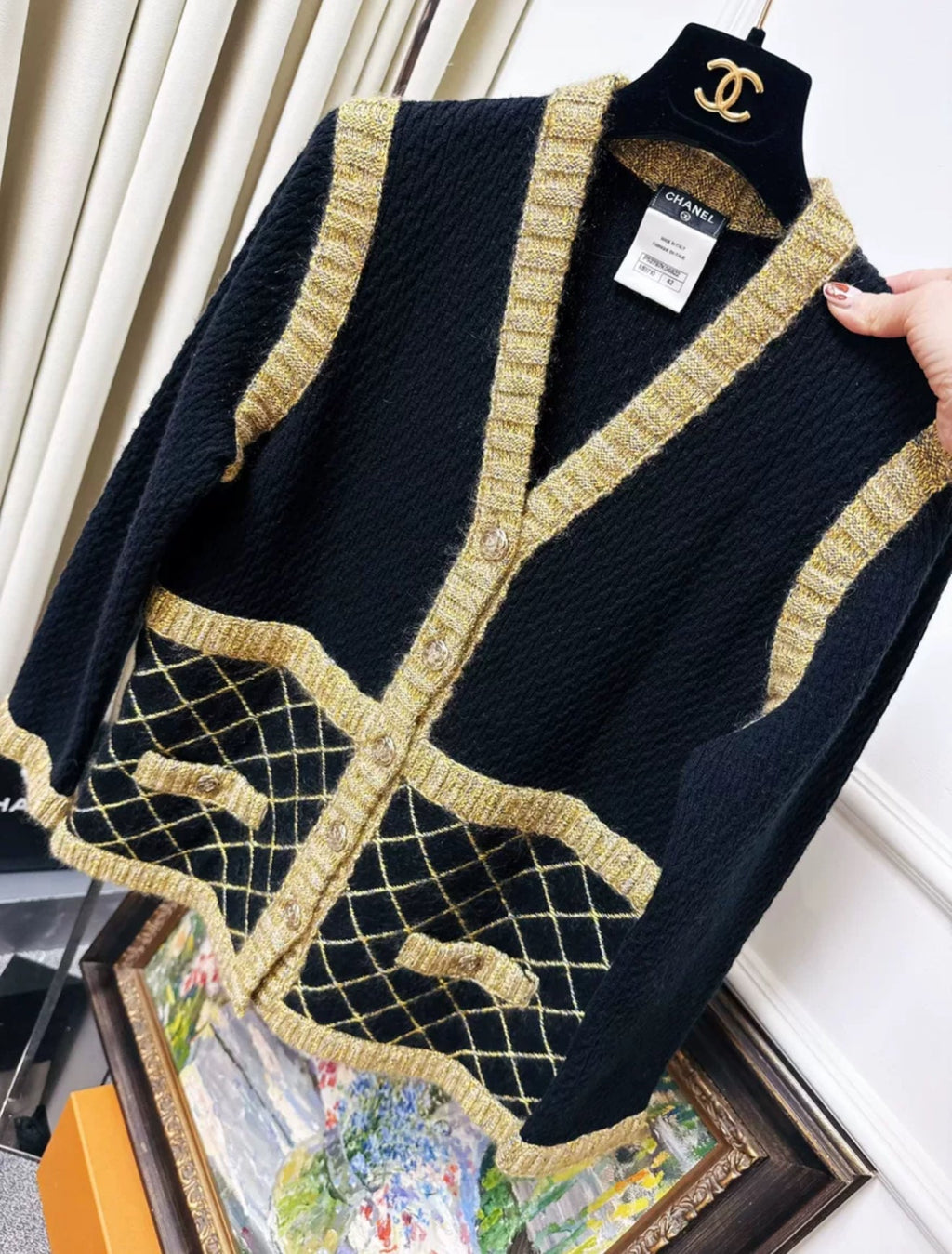 Chanel Fall/Winter 2015-2016 Black & Gold igan