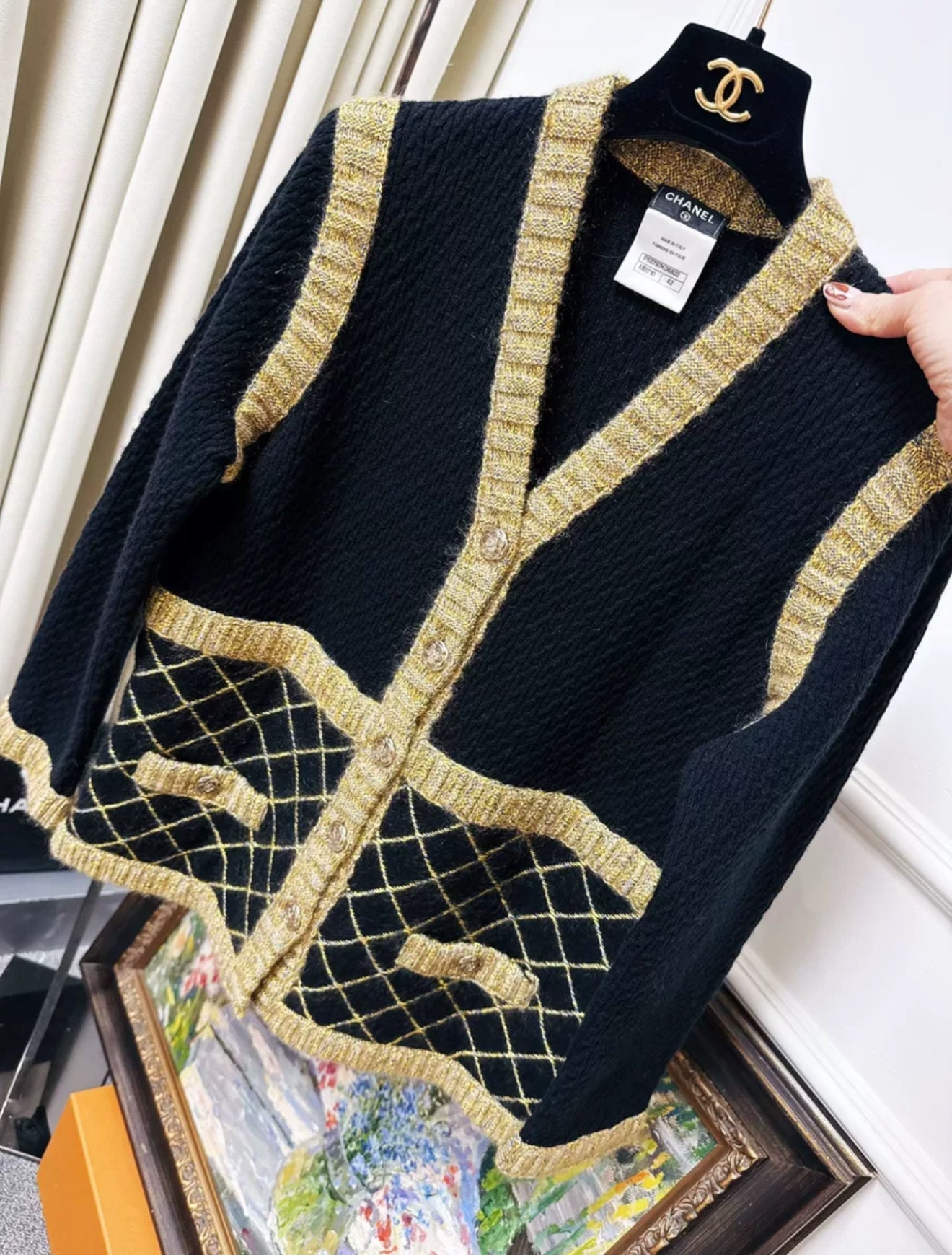 Chanel Fall/Winter 2015-2016 Black & Gold igan