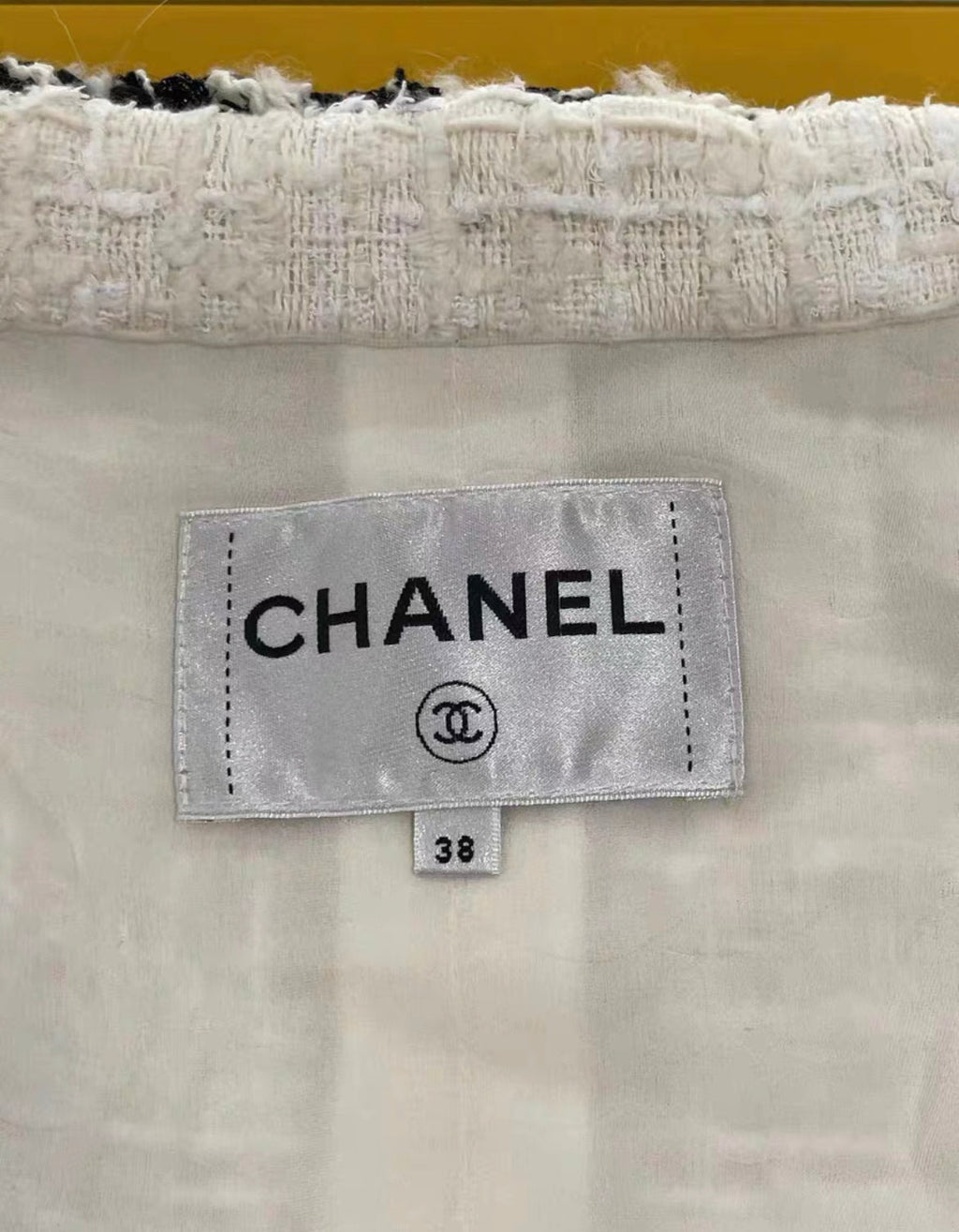 CHANEL 20B ECRU/ WHITE TWEED JACKET BRAIDED TRIM SIZE 38