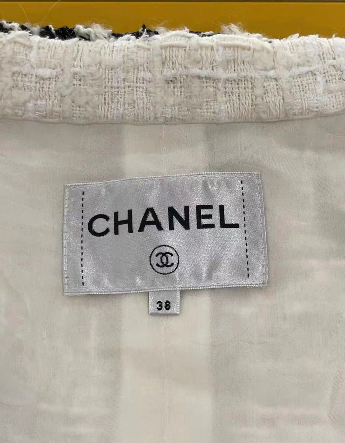 CHANEL 20B ECRU/ WHITE TWEED JACKET BRAIDED TRIM SIZE 38