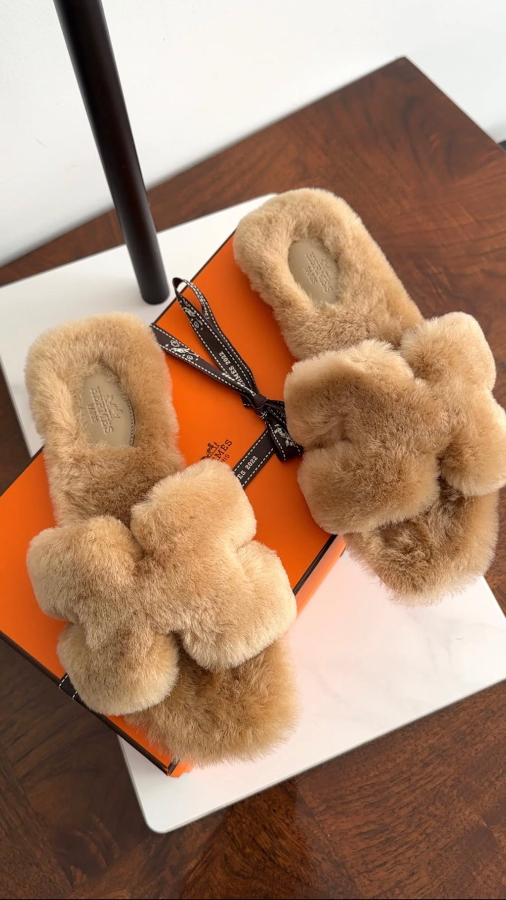 Hermes Beige Argile Shearling Oran Sandals - 37