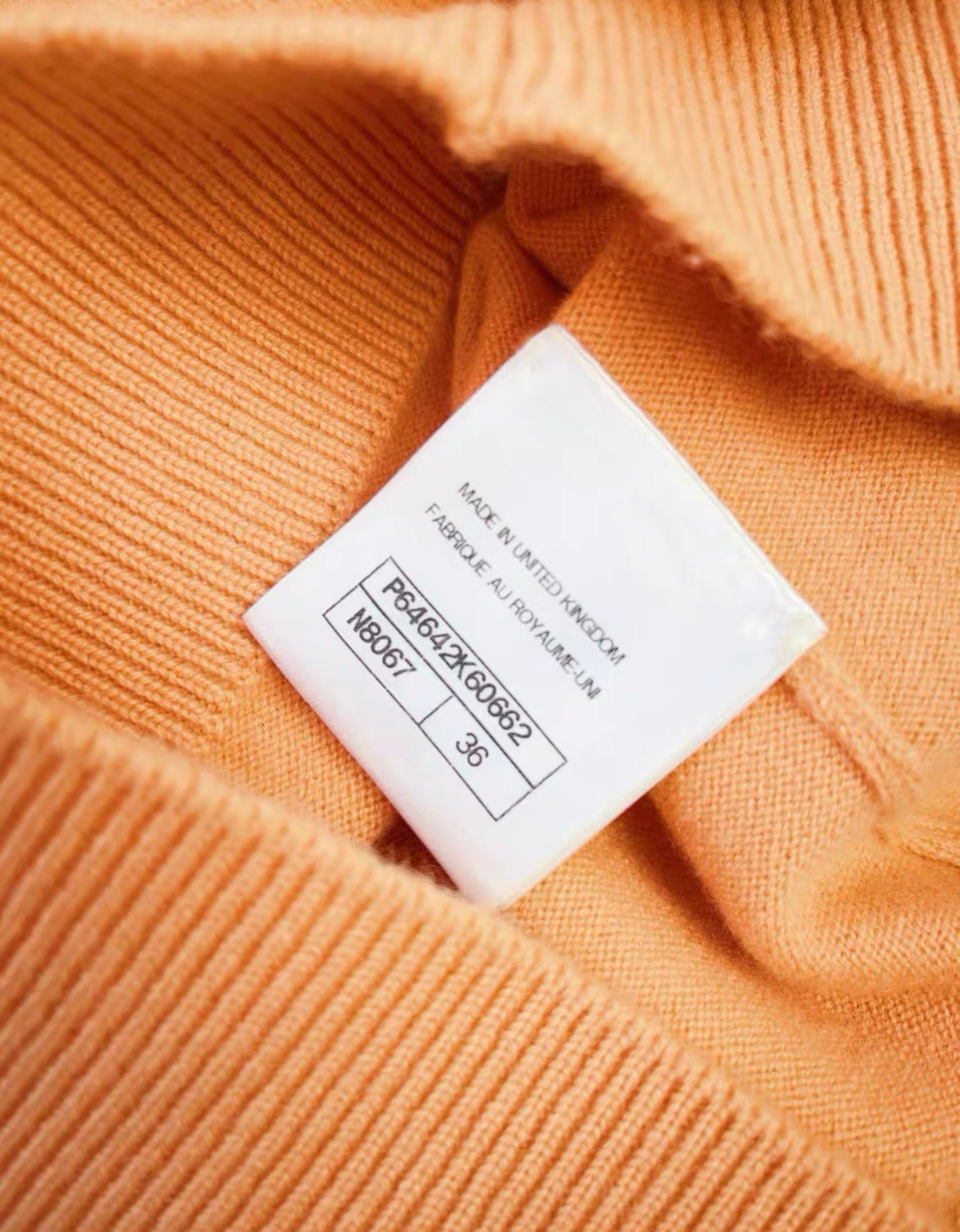 Chanel 20A orange red cashmere igan and shorts size 36