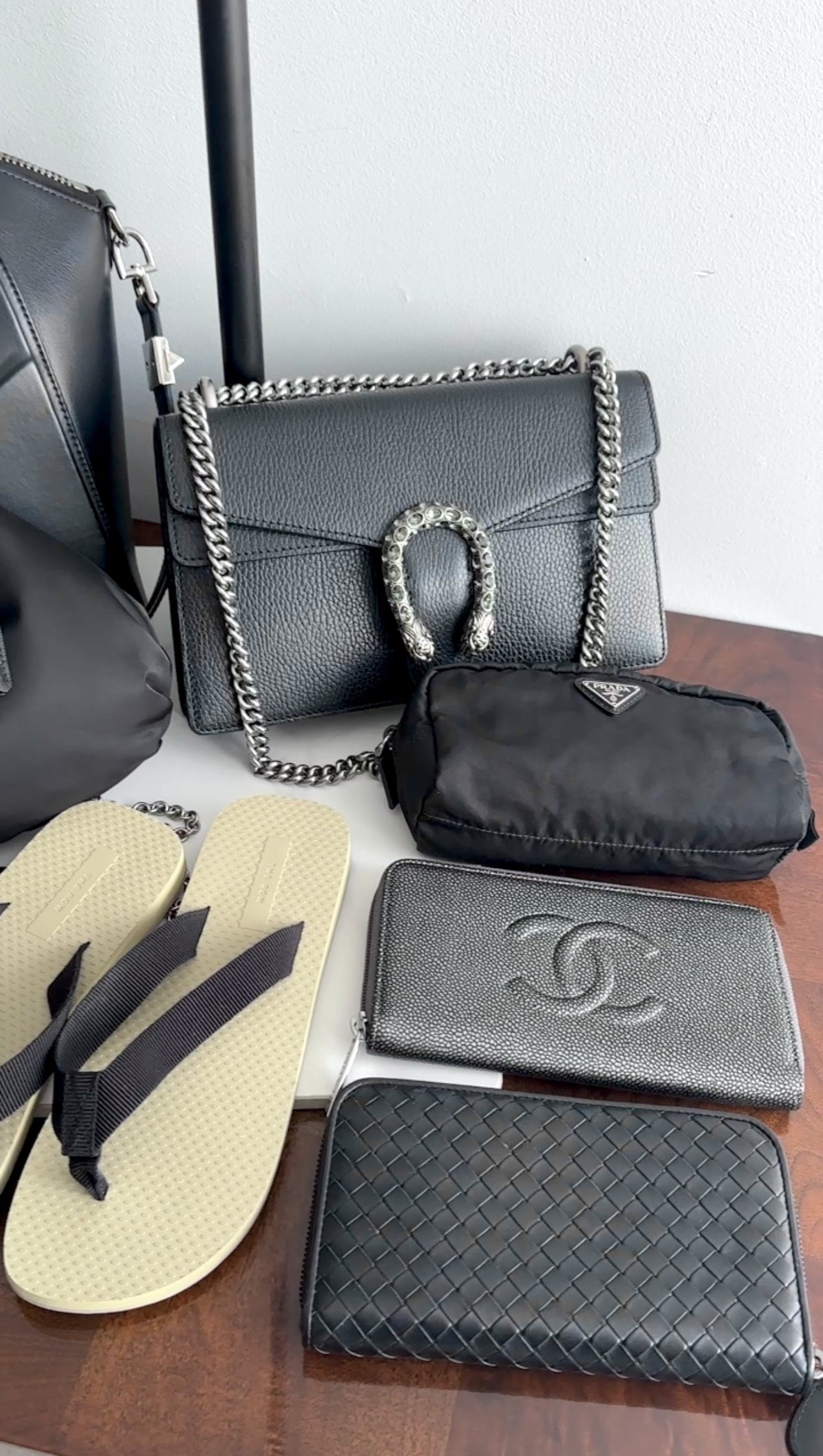 The Row Classic Black Dune Flip Flops - 37