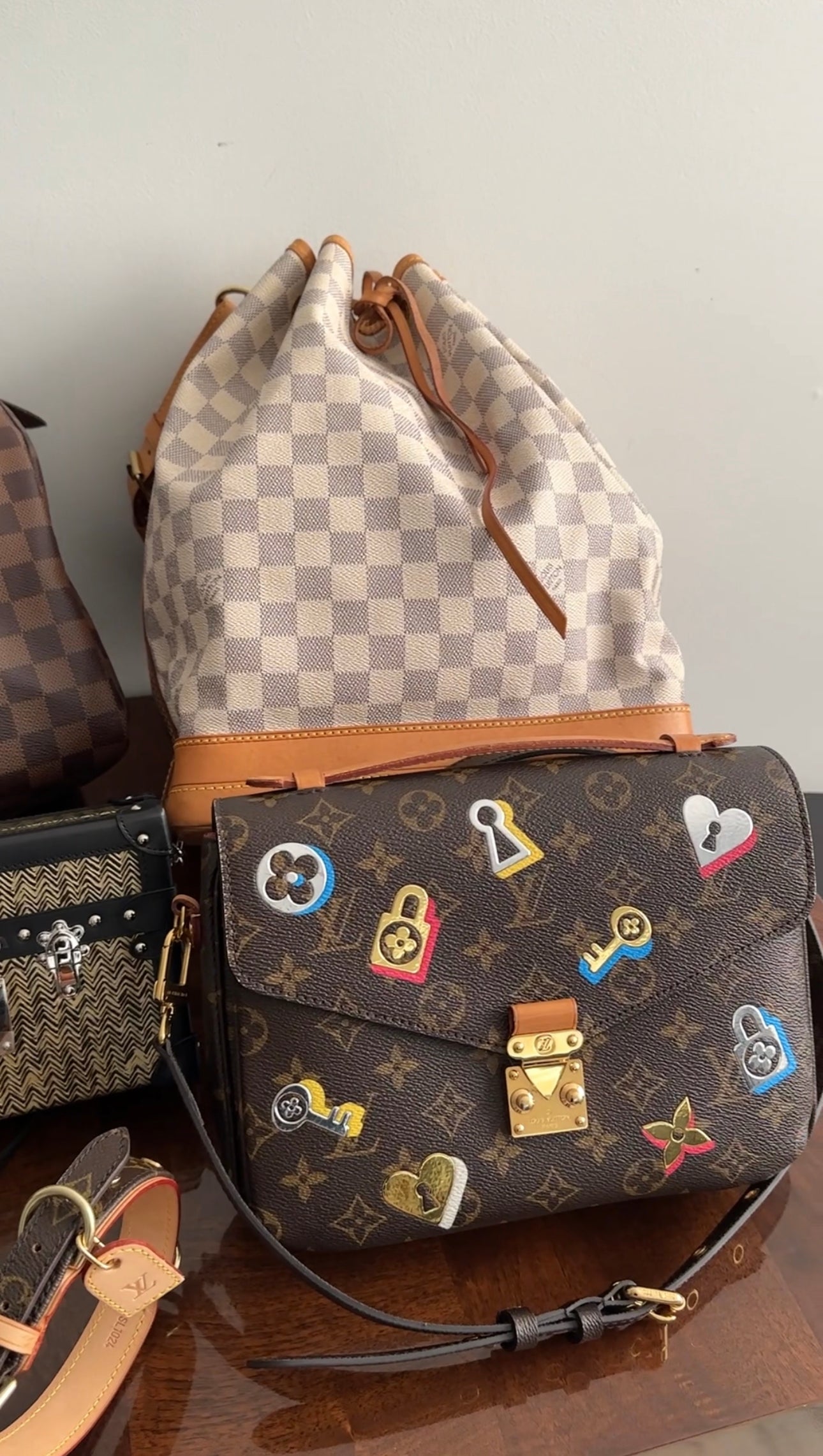 Louis Vuitton Limited Edition Pochette Metis Love Lock