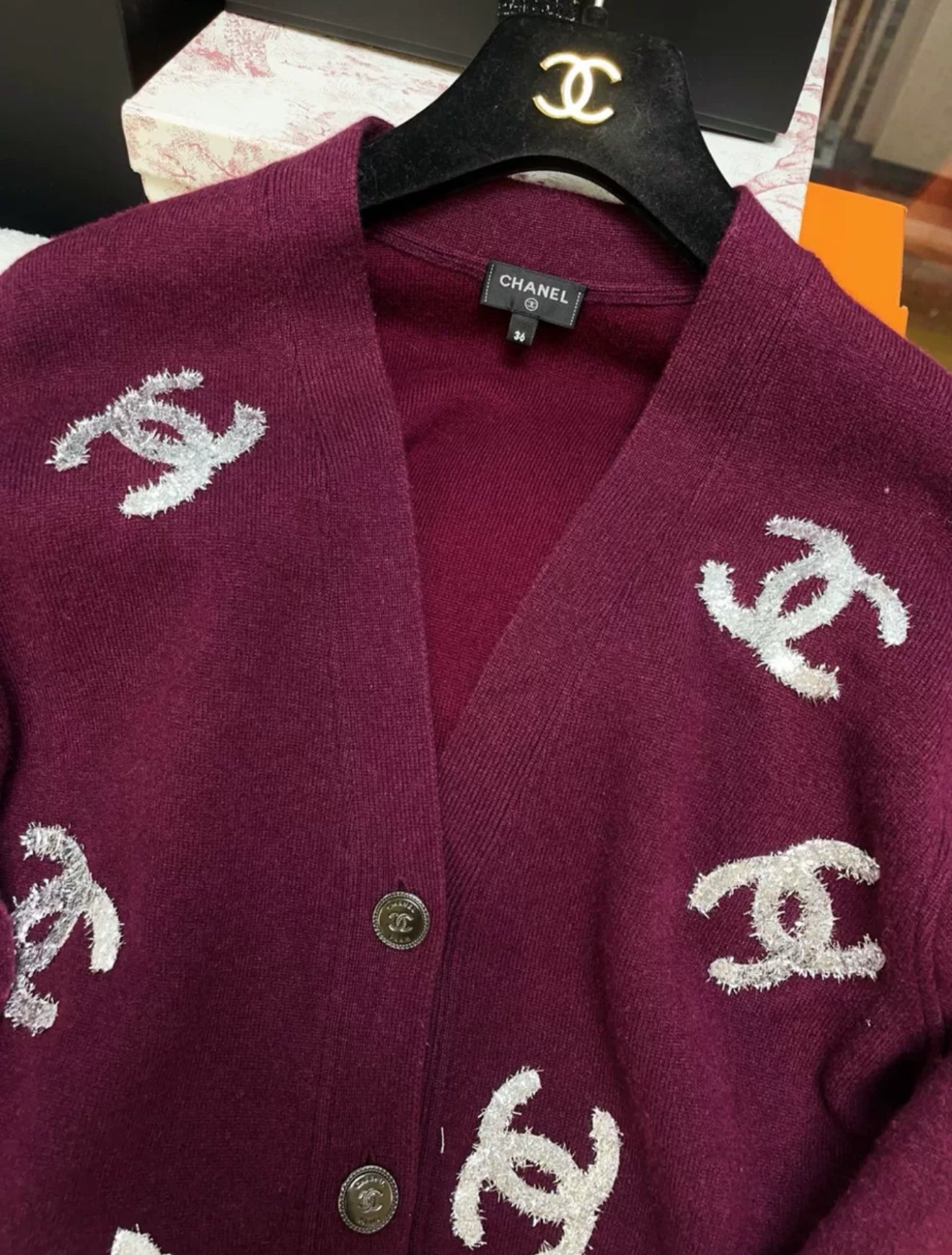 CHANEL 22A Bordeaux Cashmere igan