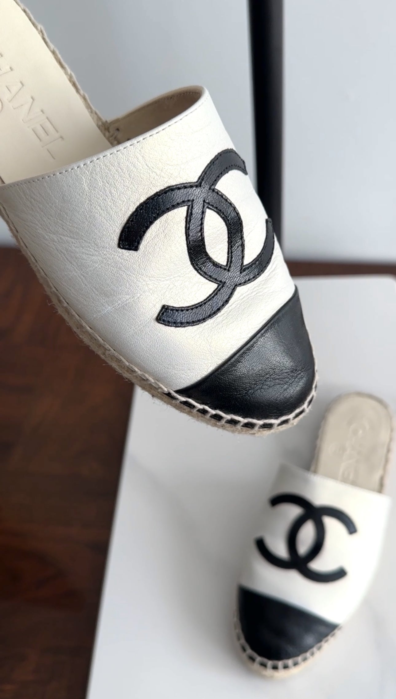Chanel Black and White CC Cap Toe Flat Espadrille Slides - 34
