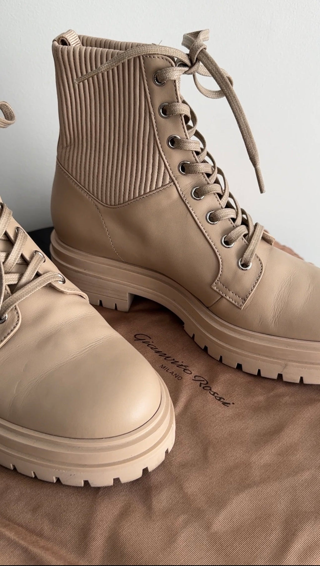 Gianvito Rossi Beige Martis 20 Leather Combat Boots - 40