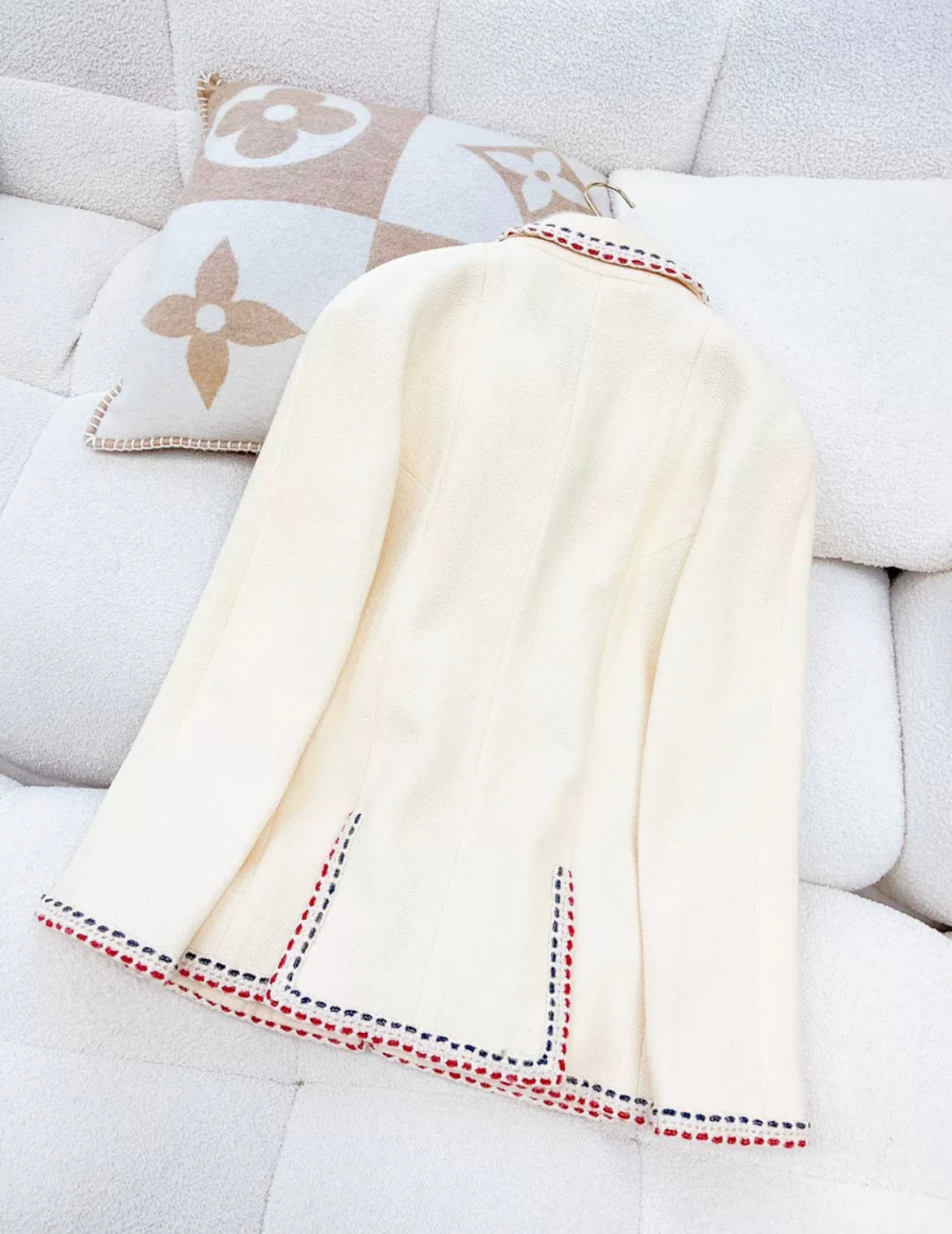 CHANEL 18B Hamburg Ivory Navy Red Tricolor Wool Braid Trim Jacket size 38