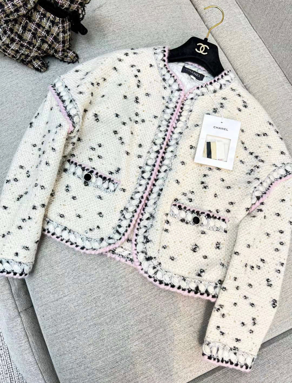 CHANEL 21A METIERS D'ART RUNWAY IGAN size 34