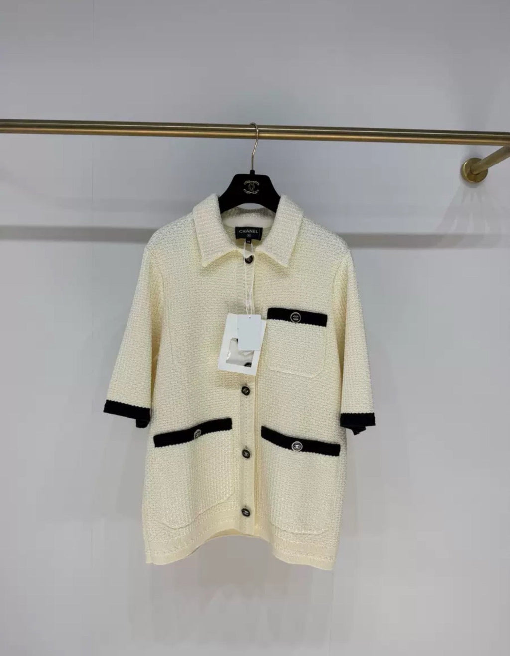 Chanel 24P polo écru & black igan