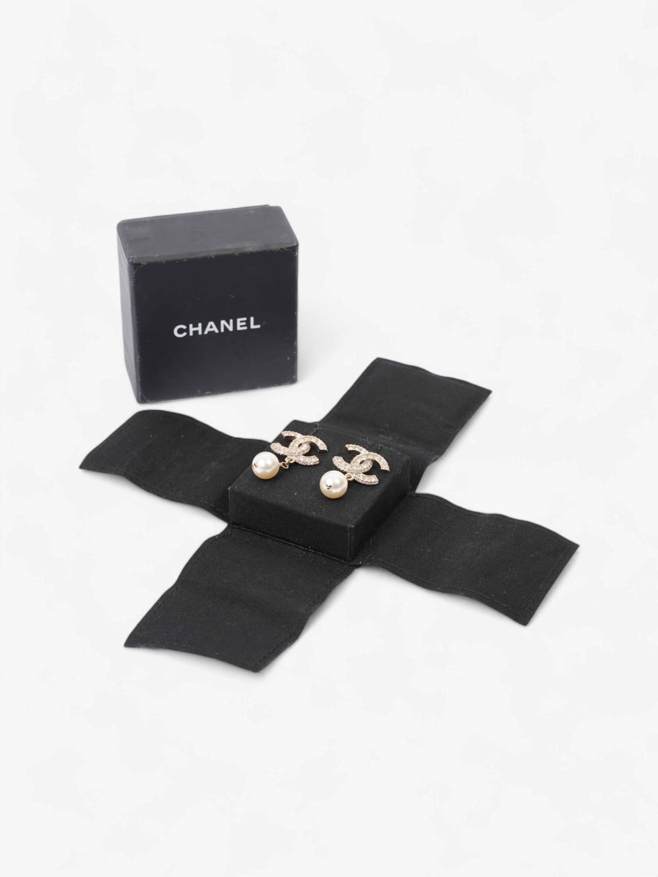 Chanel CC Pearl Drop Earrings Light Gold / White Base Metal