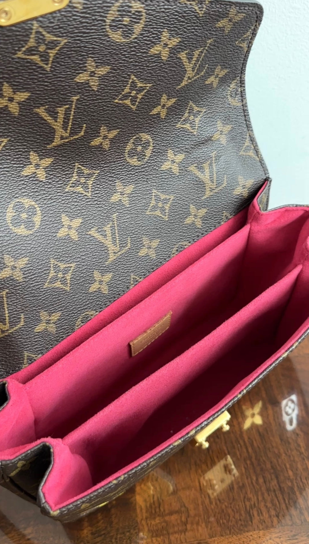 Louis Vuitton Limited Edition Pochette Metis Love Lock